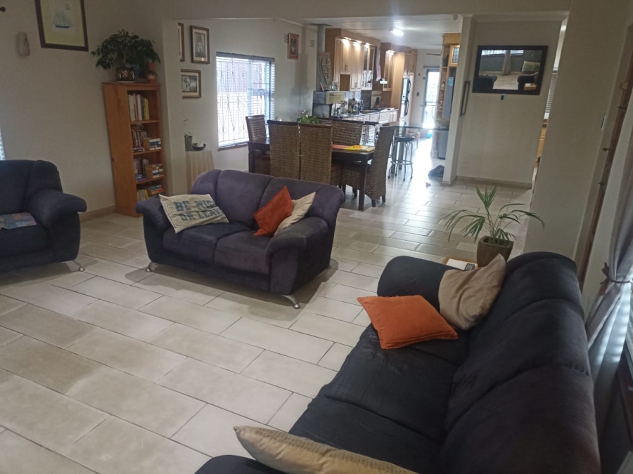 4 Bedroom Property for Sale in Heiderand Western Cape